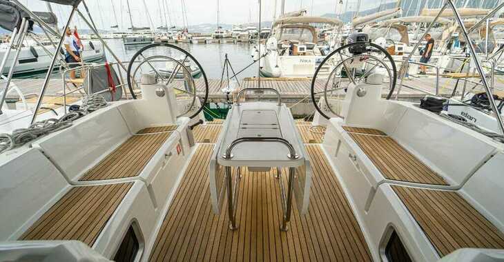 Rent a sailboat in Marina Kastela - Sun Odyssey 519 - 5 cab.