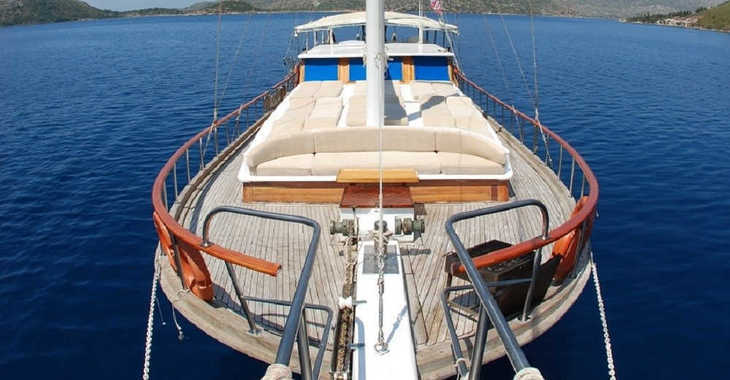 Rent a schooner in Netsel Marina - Gulet Serhat Bey