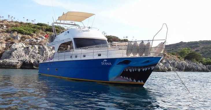 Chartern Sie motorboot in Bodrum Marina - Custom Syana