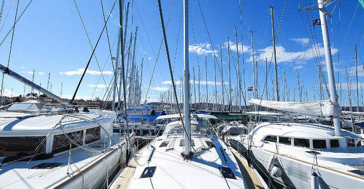 Rent a sailboat in SCT Marina Trogir - Bavaria Cruiser 50 Avantgarde