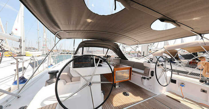 Chartern Sie segelboot in SCT Marina Trogir - Dufour 56 Exclusive - 5 + 1 cab.