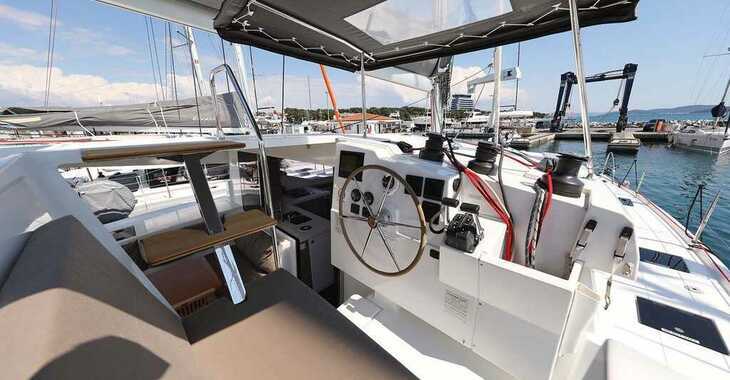 Rent a catamaran in Vodice ACI Marina - Fountaine Pajot Lucia 40