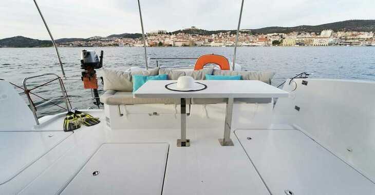 Rent a power catamaran in Marina Mandalina - Fountaine Pajot MY 37