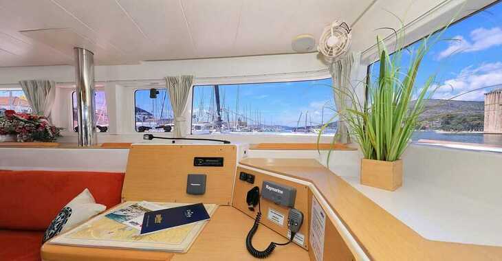 Rent a catamaran in Trogir (ACI marina) - Lagoon 400 - 4 + 2 cab.