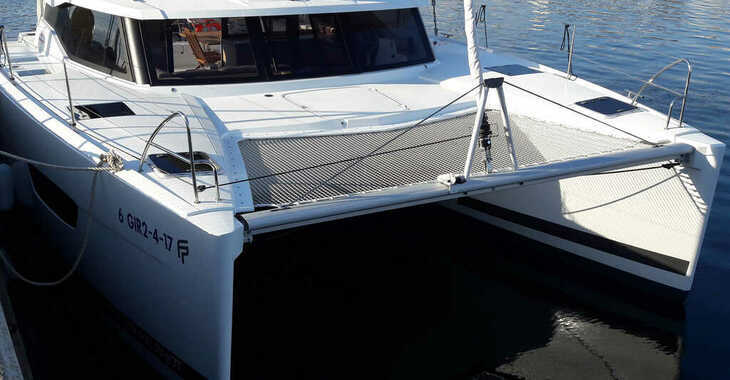 Rent a catamaran in Marina Palamos - Lucia 40