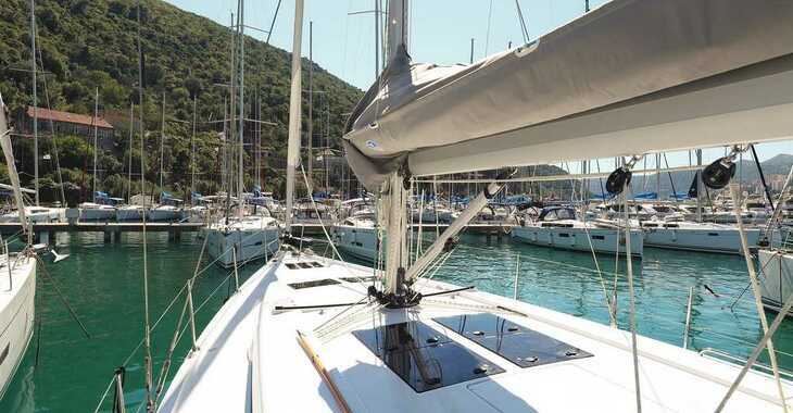 Rent a sailboat in Kornati Marina - Hanse 458