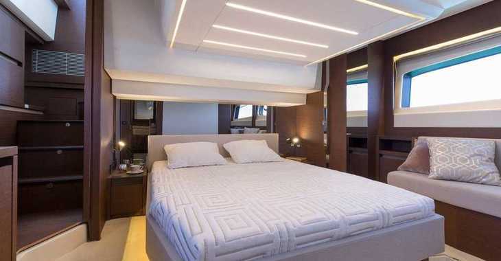 Rent a yacht in Kornati Marina - Prestige 520 Flybridge