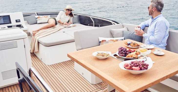 Rent a yacht in Marina Kornati - Prestige 520 Flybridge