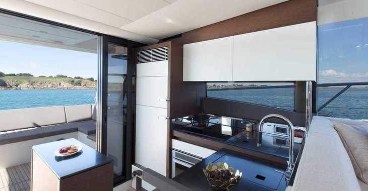Rent a yacht in Marina Kornati - Prestige 520 Flybridge