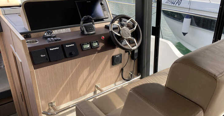 Rent a yacht in Veruda - Sealine F430
