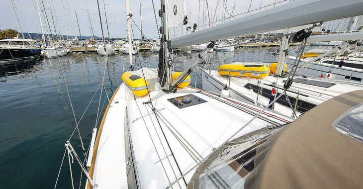 Rent a sailboat in ACI Marina Vodice - Sun Odyssey 349