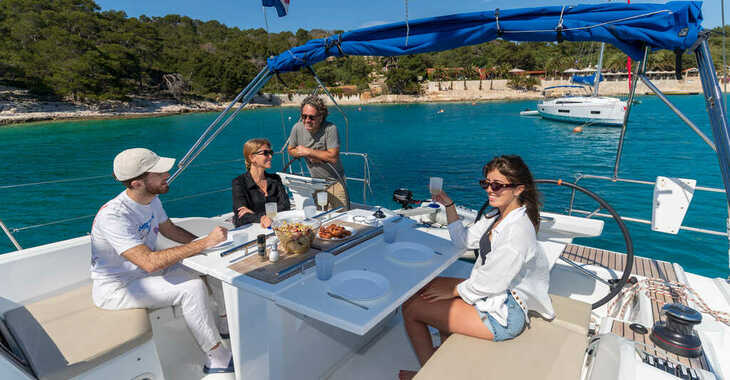 Rent a sailboat in Marina Fort Louis - Sunsail 46 Mon (Classic)