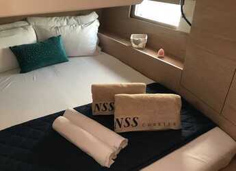 Chartern Sie segelboot in Cala dei Sardi - Oceanis 46.1 (3 cab)