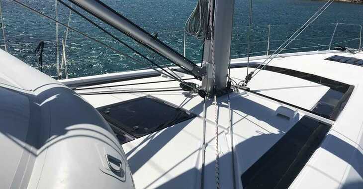 Rent a sailboat in Cala dei Sardi - Oceanis 51.1