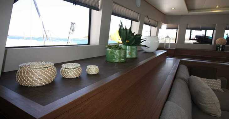 Rent a catamaran in Cala dei Sardi - Lagoon 620 (10+3)