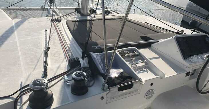 Rent a catamaran in Marina Cala de Medici - Lagoon 450F 