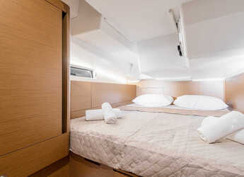 Rent a sailboat in Alimos Marina - Sun Odyssey 490