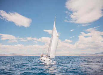 Rent a sailboat in Alimos Marina - Sun Odyssey 490