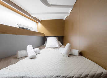 Rent a sailboat in Alimos Marina - Sun Odyssey 490