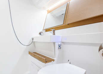 Rent a sailboat in Alimos Marina - Sun Odyssey 490