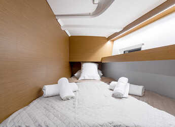 Rent a sailboat in Alimos Marina - Sun Odyssey 490