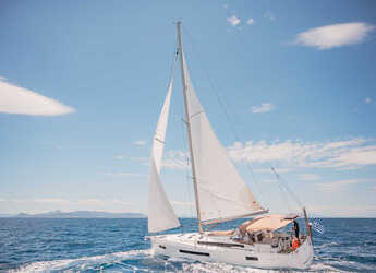 Rent a sailboat in Alimos Marina - Sun Odyssey 490