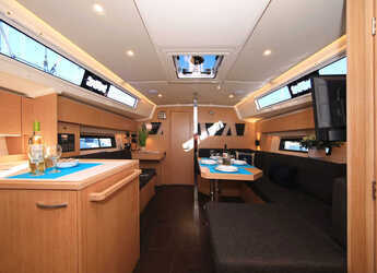 Chartern Sie segelboot in Trogir (ACI marina) - Bavaria C42 Style