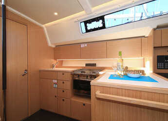 Chartern Sie segelboot in Trogir (ACI marina) - Bavaria C42 Style
