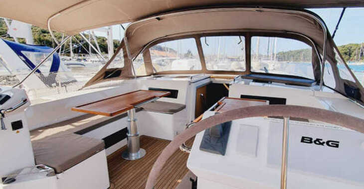 Rent a sailboat in Veruda Marina - Bavaria C50 Style - 4 + 1 cab.