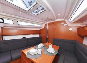 Rent a sailboat in Jezera ACI Marina - Bavaria Cruiser 33