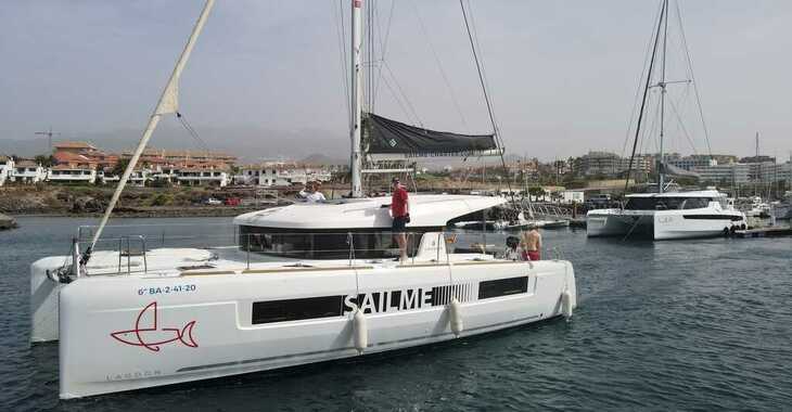 Rent a catamaran in Marina San Miguel - Lagoon 40