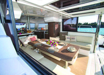 Alquilar catamarán en Club Naútico de Sant Antoni de Pormany - Bali Catspace TEAM FACTORY