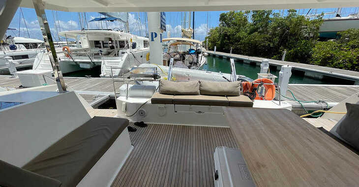 Rent a catamaran in Nanny Cay - Fountaine Pajot Lucia 40
