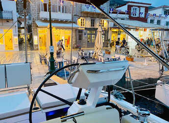 Chartern Sie segelboot in Agios Kosmas Marina - Oceanis Yacht 62 - 4 + 1	