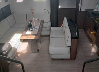 Chartern Sie segelboot in Agios Kosmas Marina - Oceanis Yacht 62 - 4 + 1	