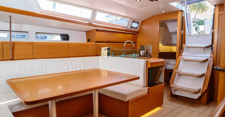 Rent a sailboat in Porto Olbia - Sun Odyssey 449