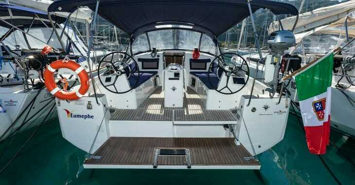 Rent a sailboat in Porto Olbia - Sun Odyssey 410