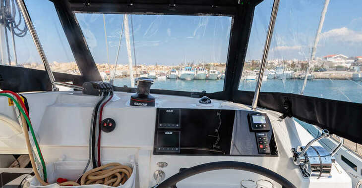 Alquilar catamarán en Porto Olbia - Lagoon 40