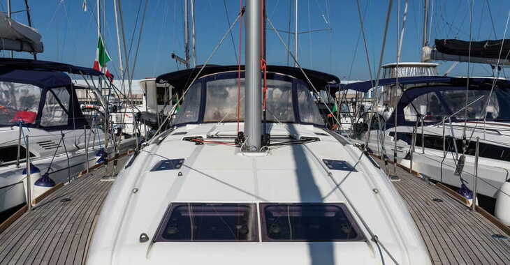 Rent a sailboat in Porto Olbia - Sun Odyssey 479