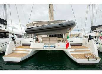 Rent a catamaran in Marina d'Arechi - Lagoon 42