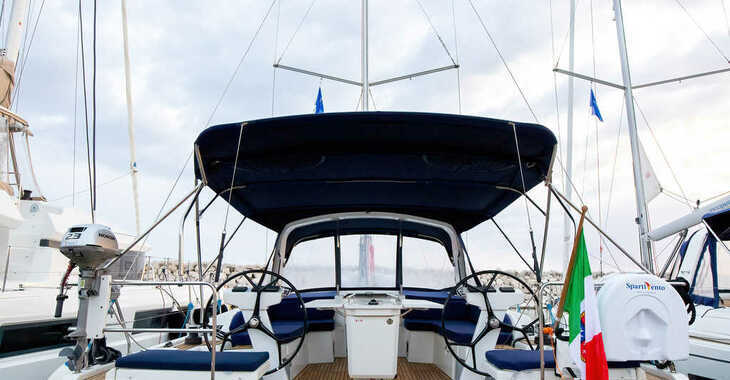 Rent a sailboat in Marina d'Arechi - Oceanis 46.1 (bunk cab)