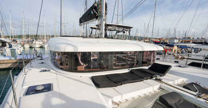 Rent a catamaran in Marina Cala de Medici - Lagoon 42