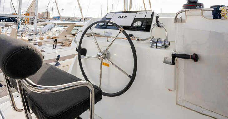 Rent a catamaran in Marina Cala de Medici - Lagoon 42