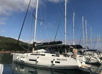 Rent a sailboat in Cala dei Sardi - Dufour 530