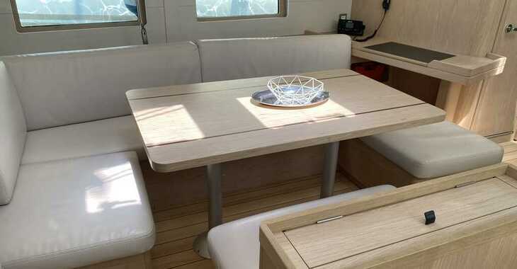 Chartern Sie segelboot in Cala dei Sardi - Oceanis 46.1 (4 cab)
