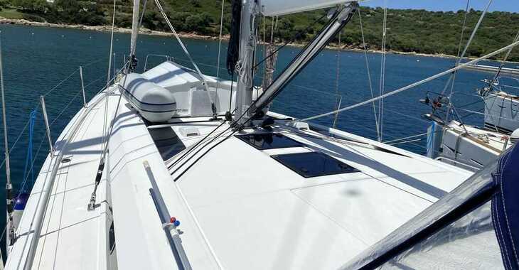 Rent a sailboat in Cala dei Sardi - Oceanis 46.1 (4 cab)