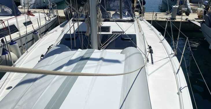Rent a sailboat in Cala dei Sardi - Dufour 390 Grand Large