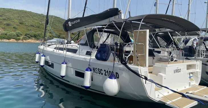 Rent a sailboat in Cala dei Sardi - Dufour 470