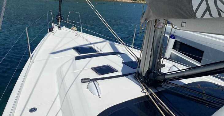 Rent a sailboat in Cala dei Sardi - Dufour 430 Grand Large