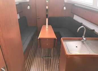 Rent a sailboat in Marina d'Arechi - Bavaria Cr 34